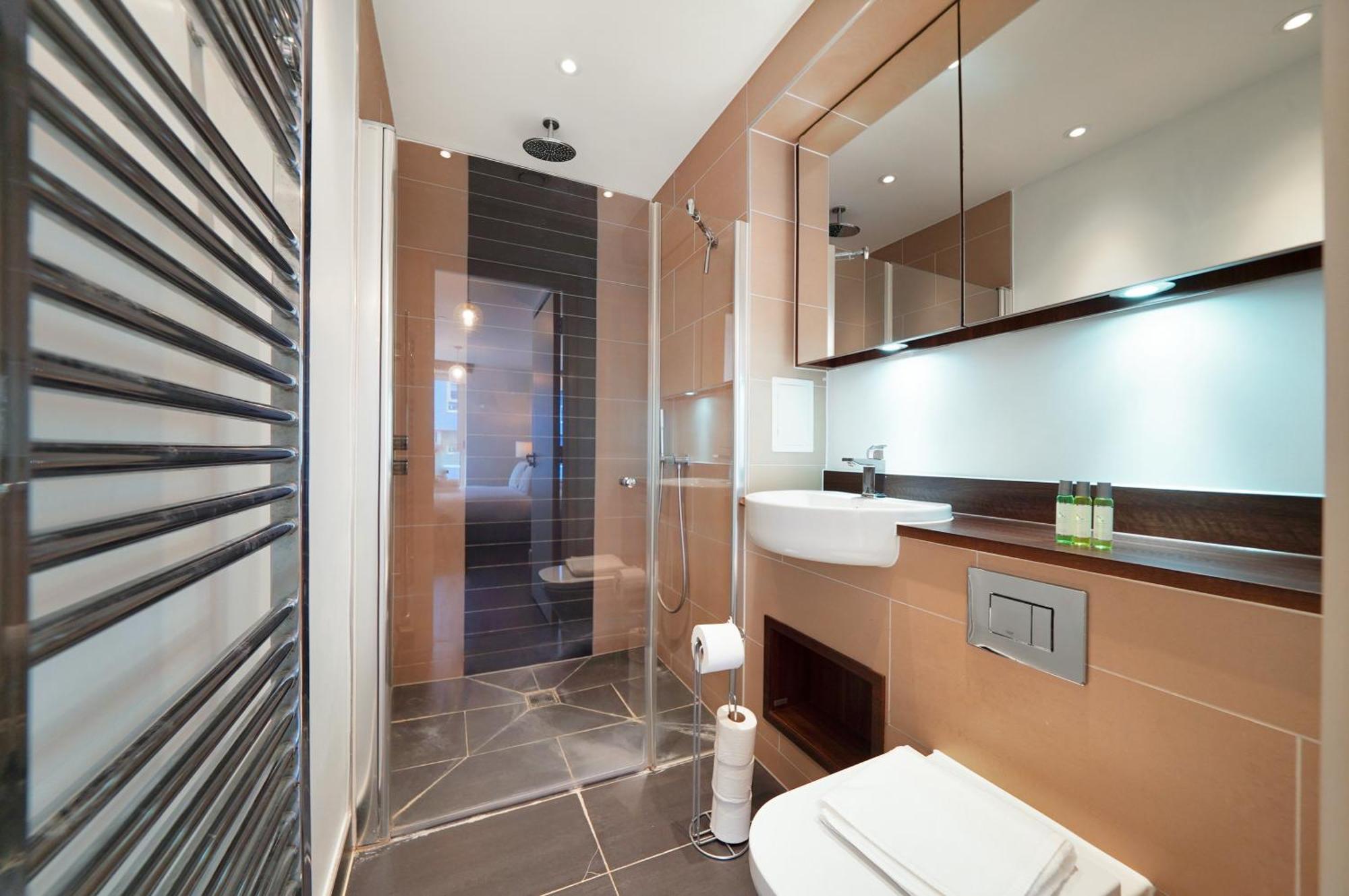 Modern 2-bedroom Flat Near Emirates Stadium - *